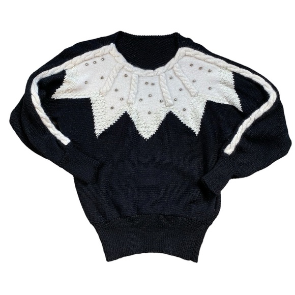 Vintage 80s Cream and Black Angora Lambs Wool Blend Batwing Sweater - Picture 8 of 8